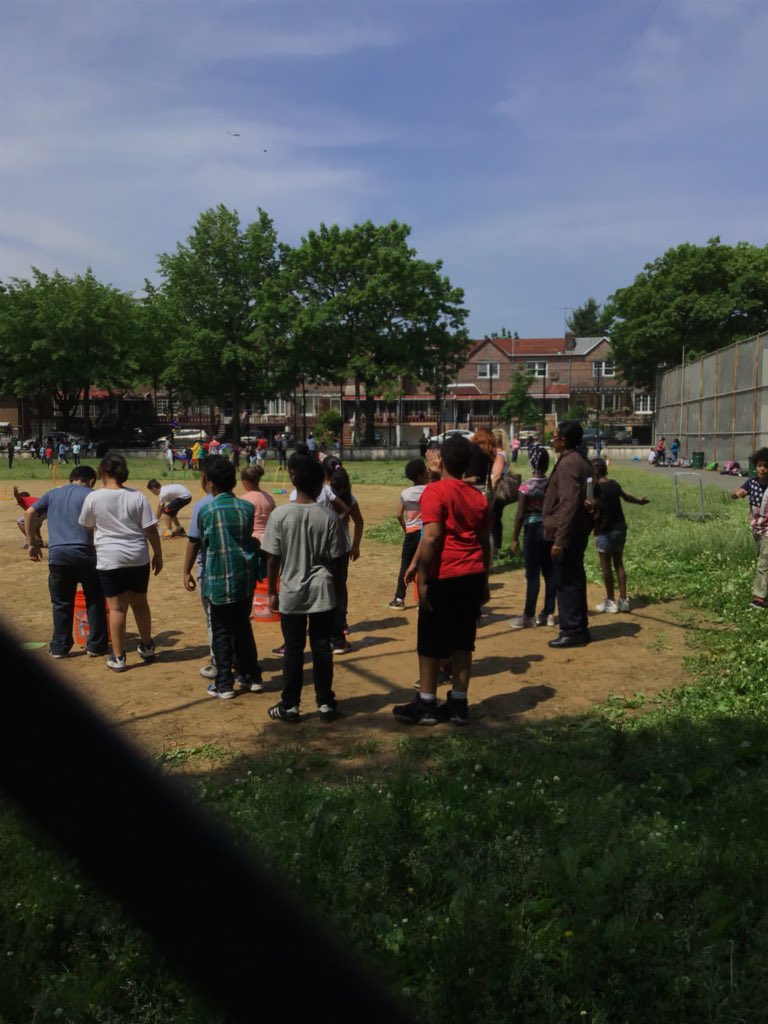PWheatley_328's tweet photo. PS 328K School Wide Field Day #IAM328 #EmpowerToday #TeachTomorrow #FieldDay #FieldDay2018 #NYCDOE #Brooklyn https://t.co/pMQDqPmj2w