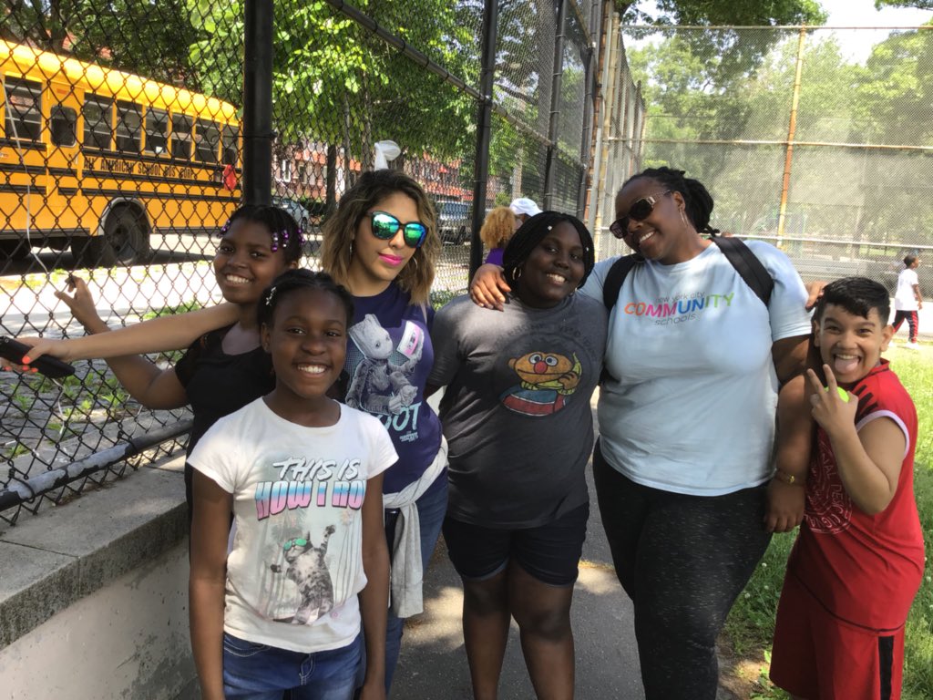 PWheatley_328's tweet photo. PS 328K School Wide Field Day #IAM328 #EmpowerToday #TeachTomorrow #FieldDay #FieldDay2018 #NYCDOE #Brooklyn https://t.co/rkd25NYnJq