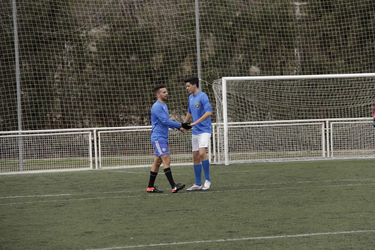 Man_Chillin's tweet image. Se queda