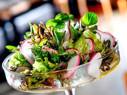 CaduChef's tweet photo. Bom dia, hoje vamos de salada de folhas e legumes. https://t.co/jPON0MtnQt
