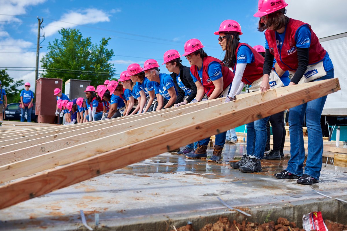 Lowe's announces new goals in 2017 corporate responsibility report, launches new digital platform. Learn more about our sustainability efforts: low.es/2JguAnB