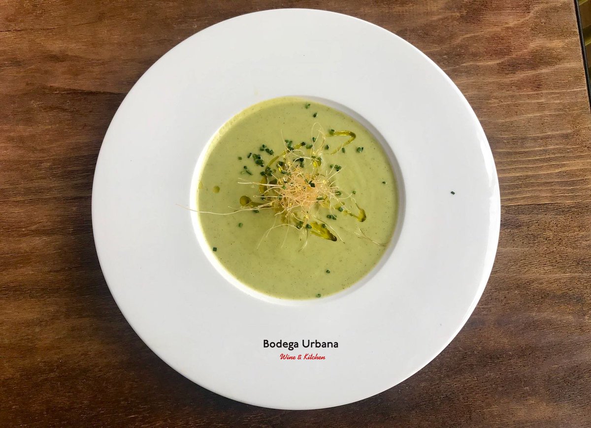 ¡Miércoles de homenaje! Estás a tiempo de disfrutar de nuestro menú.

#yummy #crema #lasrozas #europolis #delicioso #menu #menusemanal #felizmiercoles #sopa #primavera