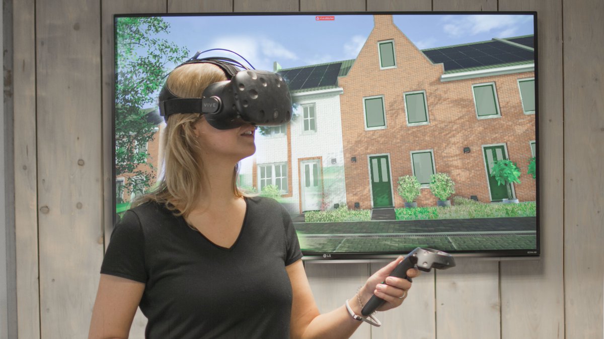 MartinLandkroon's tweet photo. Interessante brainstormsessie met #Smart2IT over #AankoopNieuwbouwhuis en #Financiering. Over #AugmentedReality en #VirtualReality en #Future. Ik geloof in die toekomst; nu #HandenEnVoetenGeven. Innobrix @ Rabobank Enschede-Haaksbergen https://t.co/LdnrvLaQT2