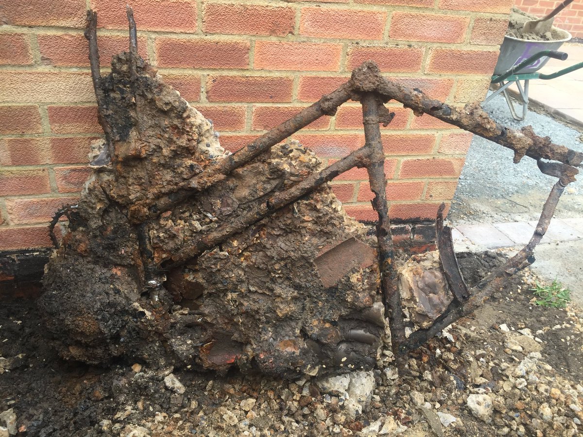 digshaw's tweet photo. @RichieFirth A bike! https://t.co/mIB4pDjw6q
