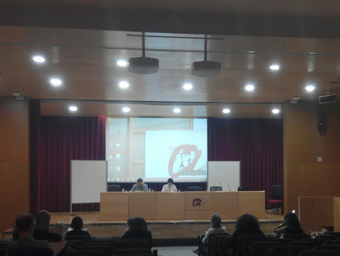 englishURV's tweet photo. We are listening to Alba Cerrudo Aguilar talking about the structure of weak and strong assertive verbs.
#CGG28 @rolling_URV #generativegrammar #linguistics https://t.co/hMExNq45TN
