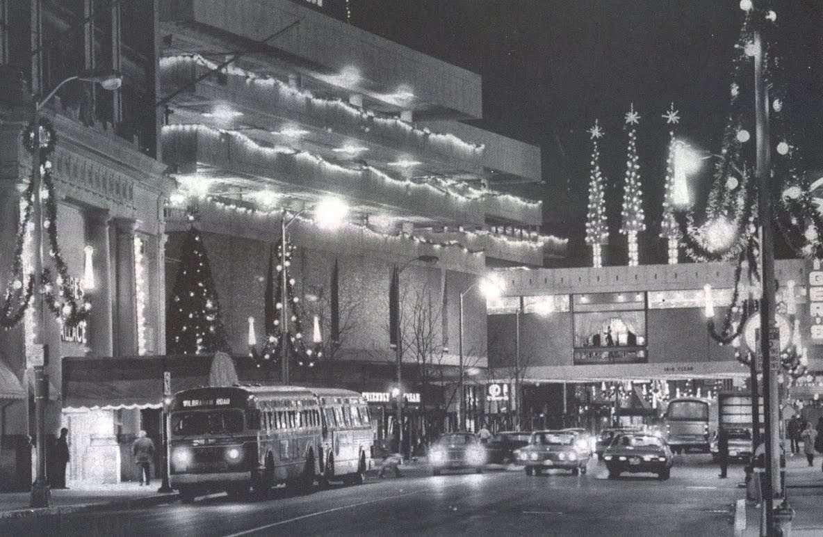 SpringfieldMA's tweet photo. Nostagic photo of Tower Square when it was known as "Baystate West".
tags: #springfield #springfieldmass #springfieldma #springfieldmassachusetts #the413 #westernmass #masslive #commonwealth #massachusetts #bangfield #413standup #massmutual #towersquare #baystatewest https://t.co/ajtSLlYff8