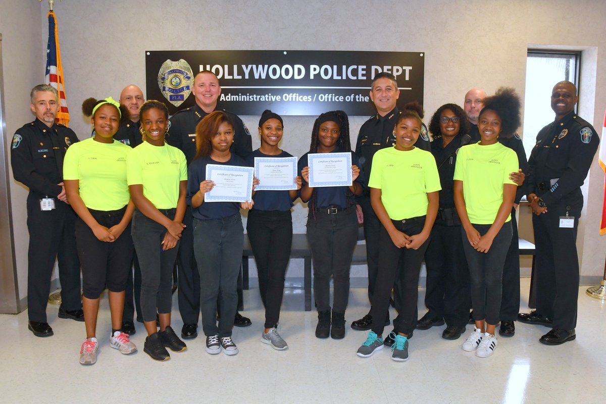 HollywoodFLPD's tweet photo. Move over chief...we had a new chief and her two assistant chiefs in the house yesterday! The 8th grade @AttucksMS students won an essay contest. They spent time with command staff & joined #AttucksMS Safety Ambassadors for demonstrations with SWAT, Detective Bureau & Crime Scene https://t.co/oXyBBWxXyH