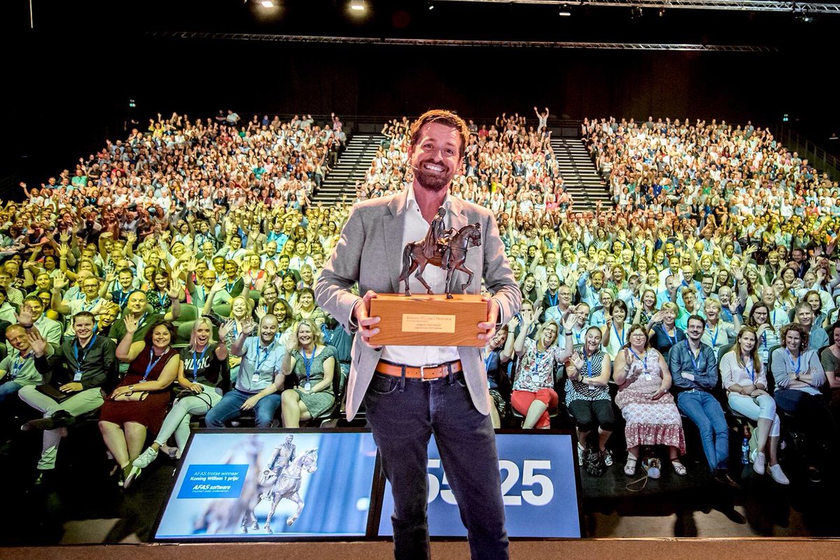 martijndelahaye's tweet photo. Supertrots op @kmvoges @GNijboer @BartGrootveld @Mo_Amri en @basvanafas! 2 dagen klantconcert in @AFASLive voor 2500 klanten! Wat een productshow 🔚🆗 #AFASOpen2018 https://t.co/cQkEG9yAdH
