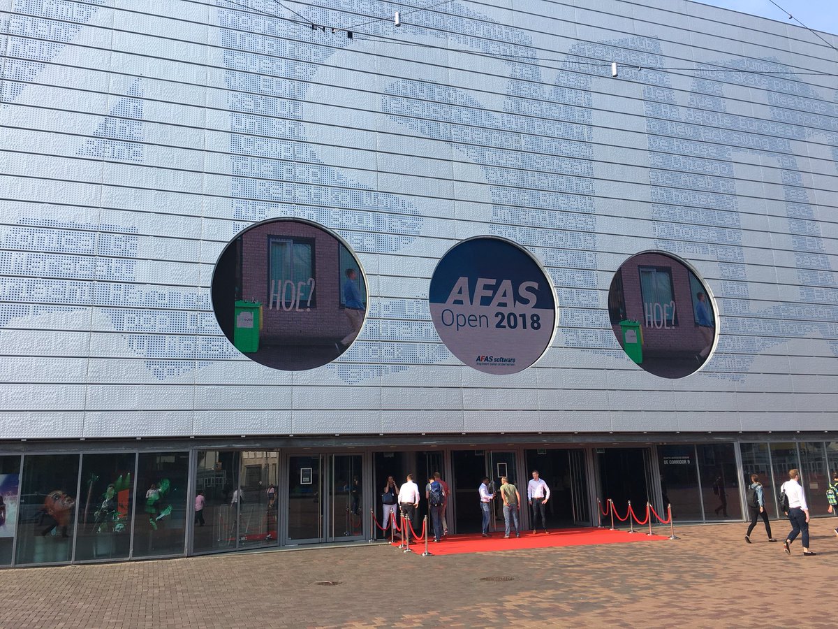 martijndelahaye's tweet photo. Supertrots op @kmvoges @GNijboer @BartGrootveld @Mo_Amri en @basvanafas! 2 dagen klantconcert in @AFASLive voor 2500 klanten! Wat een productshow 🔚🆗 #AFASOpen2018 https://t.co/cQkEG9yAdH