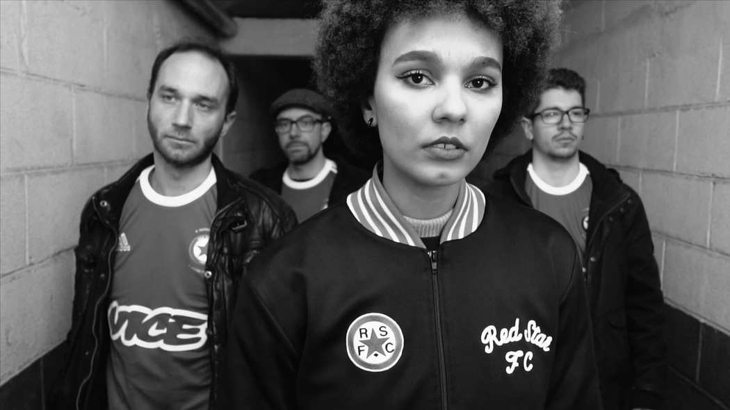Rencontre avec le groupe Lisa Mélissa &amp; The Mess fan du <a href="/RedStarFC/">Red Star FC ✪</a> dont le dernier titre s'appelle RED STAR 📝 by <a href="/VICEfr/">VICE France</a> ➡️ bit.ly/2J0vFks