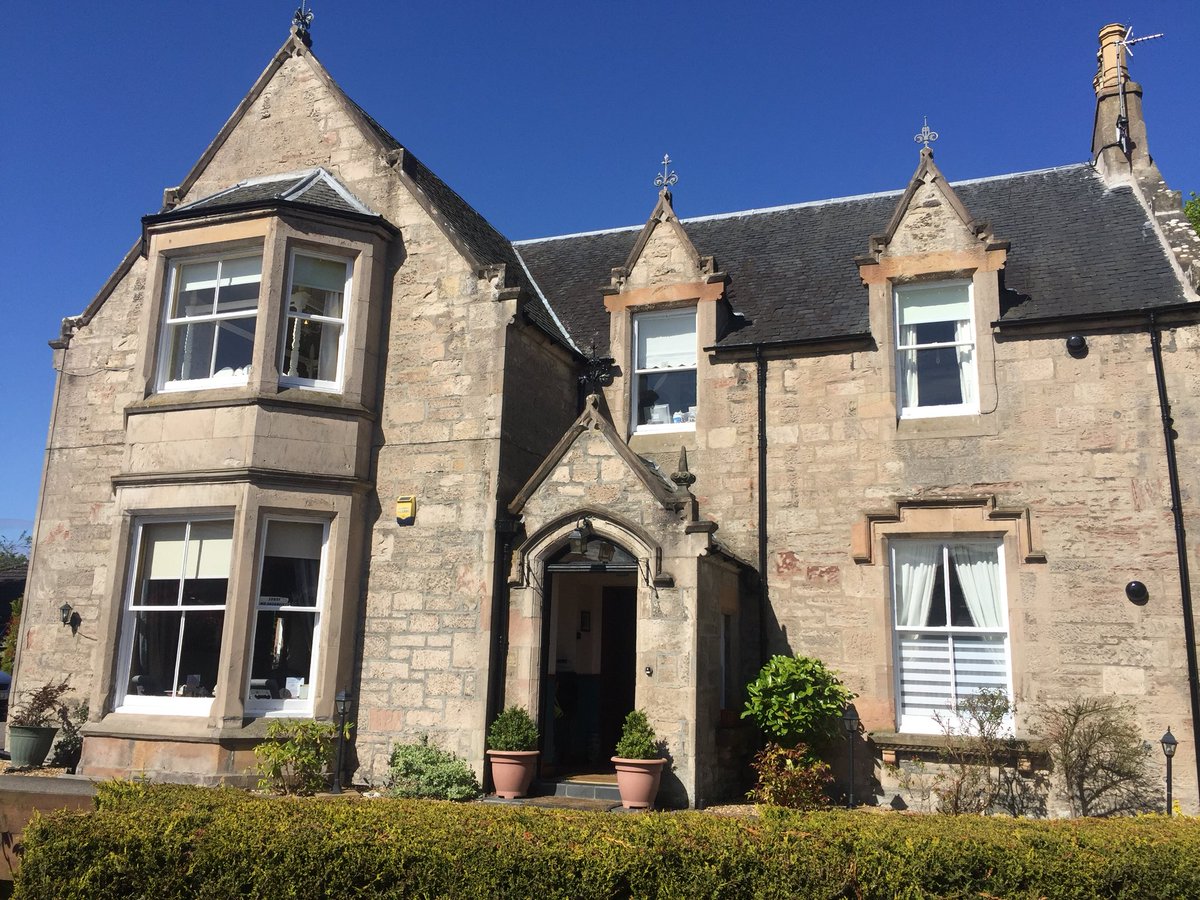 Beautiful day in #Inverness #Highlands #scotland come and enjoy #B&amp;B in #Style #4posterbeds <a href="/VisitScotland/">VisitScotland</a> <a href="/NorthCoast500/">North Coast 500</a>  <a href="/jacobitecruises/">lochnessbyjacobite</a> <a href="/No27Inverness/">No27Inverness</a> <a href="/dolphinverness/">Dolphin Spirit</a> @CullodenNTS <a href="/InvernessBID/">Inverness BID</a> <a href="/InvernessTaxis/">Inverness Taxis</a> <a href="/Rippleeffectmp/">Ripple Effect</a> <a href="/InvernessCityUK/">Inverness</a> @