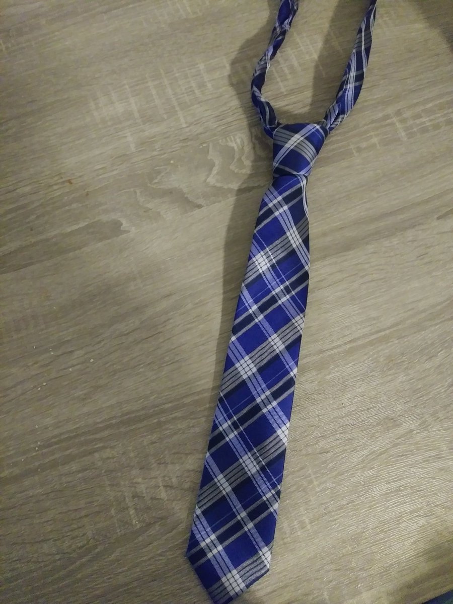 kingtay_1_'s tweet image. By far tying a tie is the hardest thing I&apos;ve had to do in life. Took me 30 mins to do something that should&apos;ve took me 10 secs. 😂😂😂 #tyingatie #Igotthisjobinterview #jobinterviewready