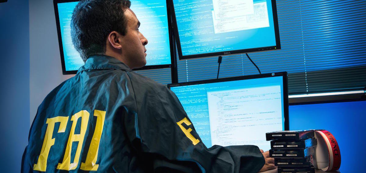 policiademadrid's tweet photo. Sabes si estás afectado por el #botnet #VPNFilter? En este enlace te puedes informar si tu #router está en la lista de afectados y como eliminarlo.
https://t.co/M1RScoBHiW
Si no sabes cómo hacerlo, ponte en contacto con tu proveedor de internet.
“Mejor prevenir que curar” https://t.co/Mjo1KRfboj