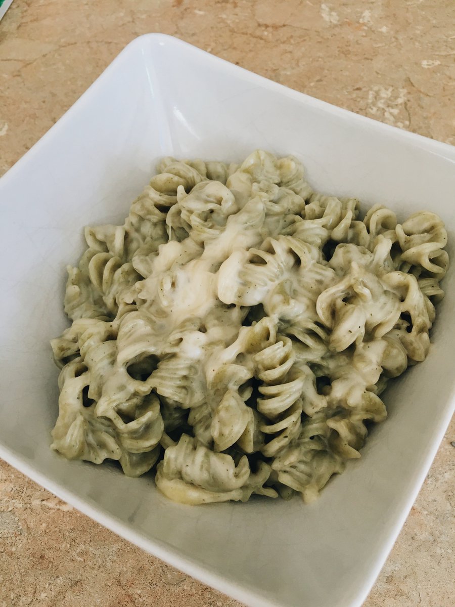 ashl5381's tweet photo. @TessWortley @bryyamary This was my meal on Meatless Monday! Kale and green pea pasta with dairy-free Alfredo sauce. https://t.co/jNv1JOiLUg
