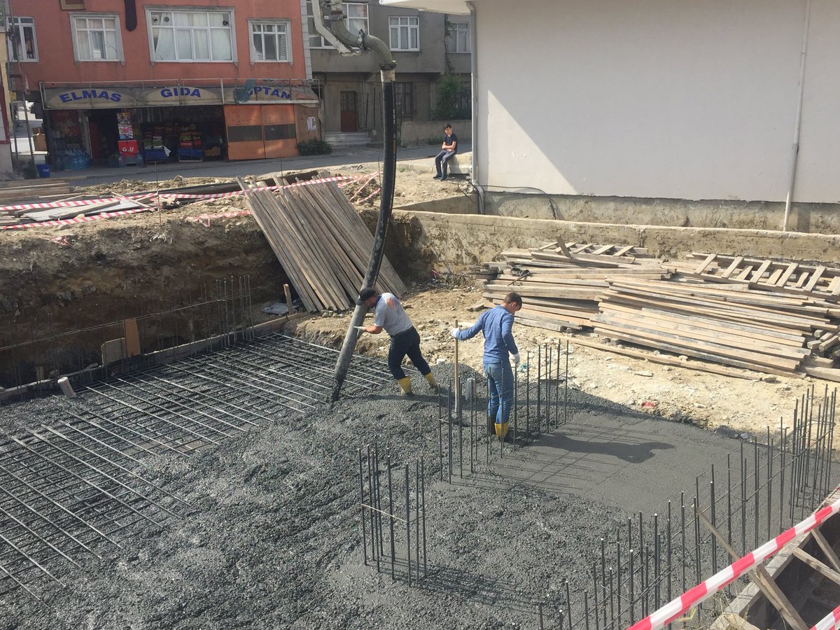 TATAROGLUYAPI's tweet photo. ARNAVUTKÖY PROJEMİZİN TEMEL HAZIRLIKLARI BİTMİŞ OLUP TEMEL BETONU ATILMIŞTIR. https://t.co/Hjv02GFB2f