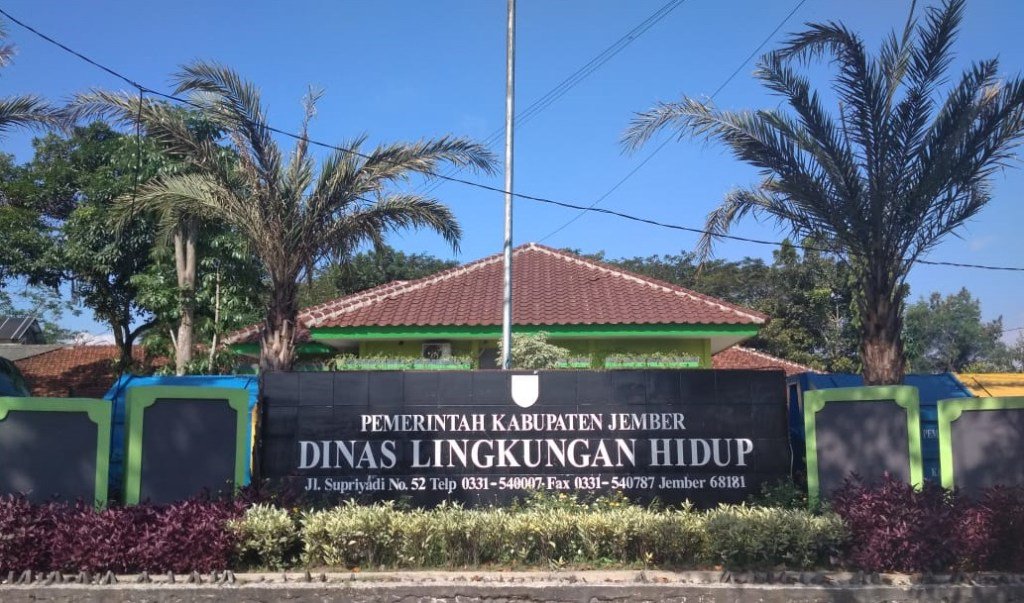 dlhjemberkab's tweet photo. Perlu Dukungan Masyarakat untuk Sukseskan Program DLH https://t.co/0QzFU8hwYM https://t.co/VlcF2l9Nbm