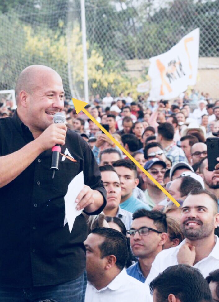 GAVEL_MX's tweet photo. @EnriqueAlfaroR quédate con quien te vea como lo hace @GerardoQuirinoV #MisGallos https://t.co/edzw9APg2o