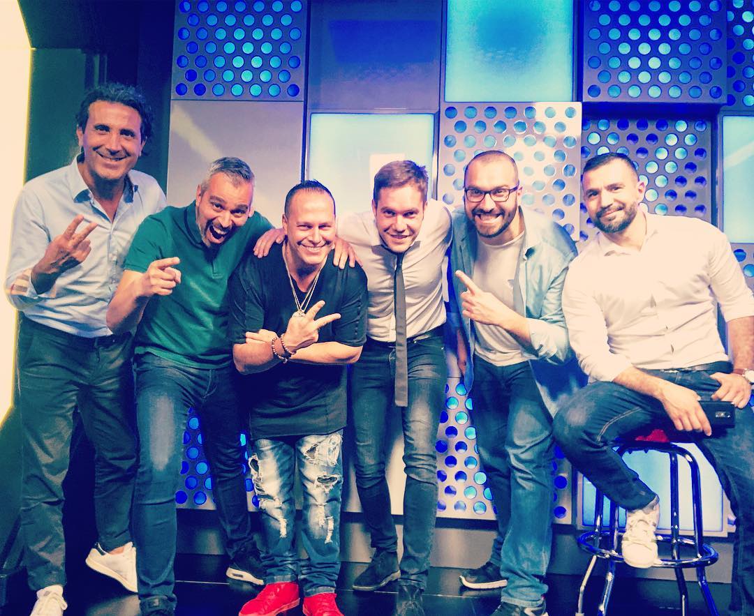 discoradioIT's tweet photo. Con Davide Rizzi, vincitore di #SpeakerFactory Milano e nuova voce di #Discoradio #ilritmodellatuacittà! https://t.co/VdwASnvpN9