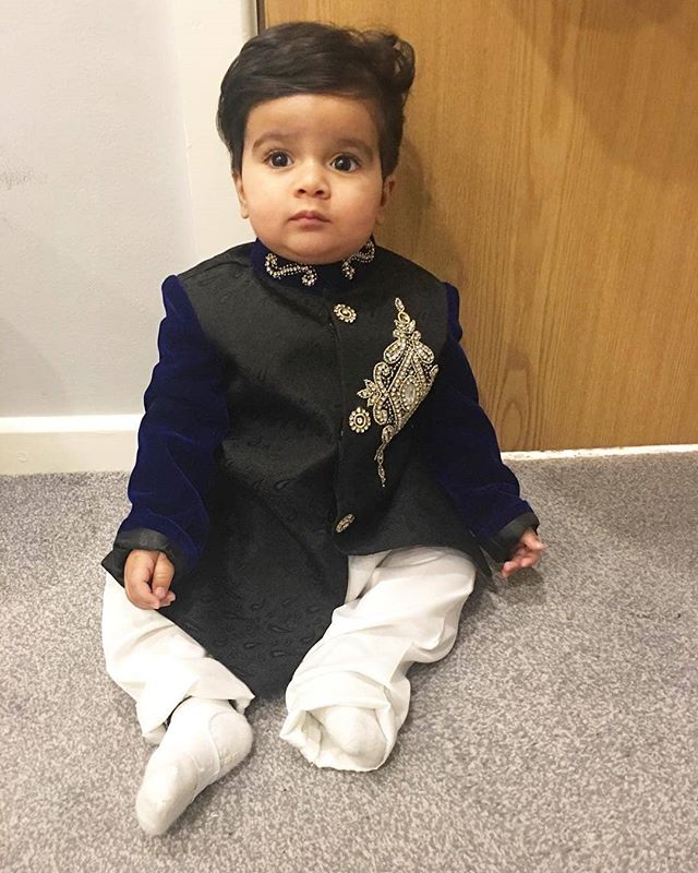 BombayStores's tweet photo. Repost from @flylikekavi 

Kavi in a navy blue and charcoal Sherwani, with beautifully contrasting cream bottoms from 👉🏽 @bombaystores 
.
.
.
.

#trendybaby #kidsootd #babyboy #babywear #babystyle #babyswag  #toddlerstyle #babyclothes #trendytots #babywearing #baby #mumlife https://t.co/cD3XQhKPFl