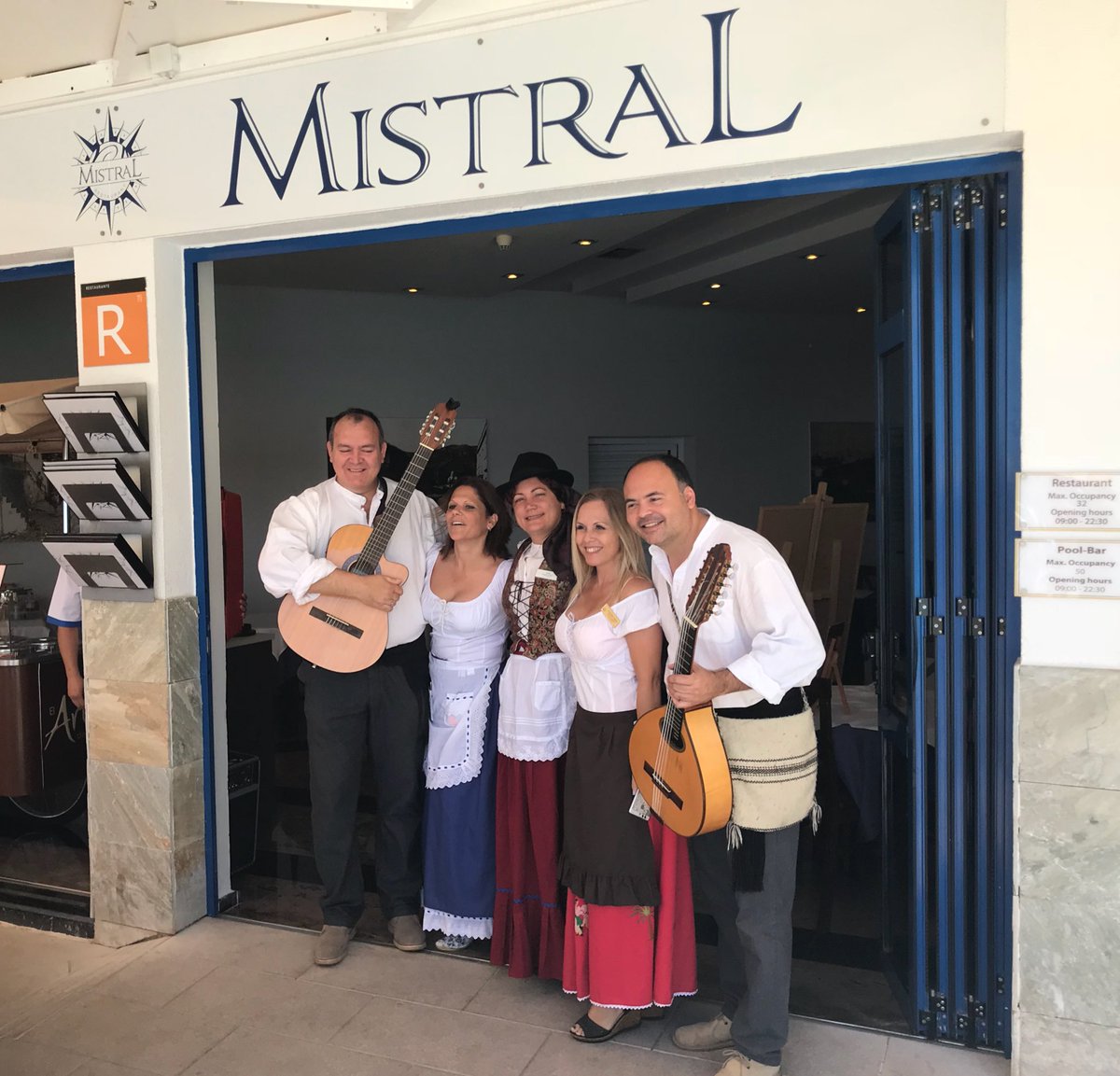 mistraltaurito's tweet photo. #mistralrestaurante #ClubCalaBlanca #diadecanarias https://t.co/Nl1FZWBKtw