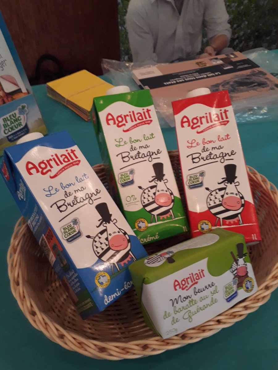 BleuBlancCoeur's tweet image. Le stand #BleuBlancCoeur est prêt pour accueillir les visiteurs de la laiterie Coralis ! #PortesOuvertes #Agrilait