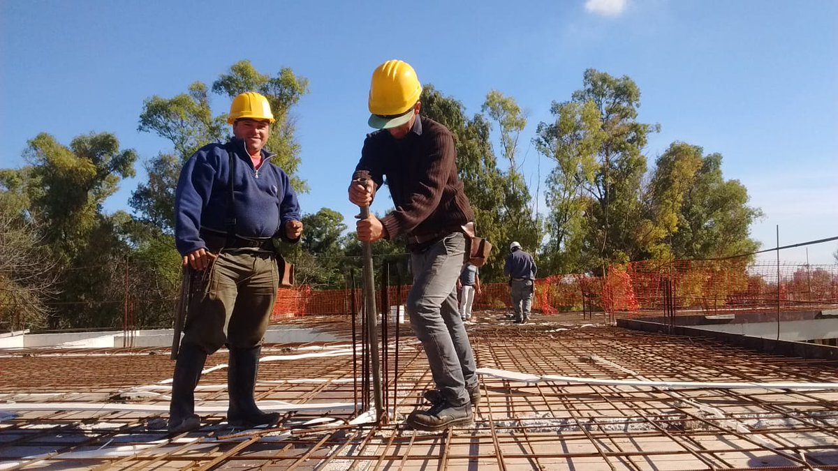 gestion_a's tweet photo. #AvanceDeObras 🚧Continuamos construyendo el nuevo edificio del Instituto Superior de Formación Docente Nº 101, de Villa Domínico
Tendrá 2300 m2 cubiertos, 10 aulas, SUM, talleres, espacios administrativos y otras comodidades para su comunidad educativa.
Inversión: $28.499.461,84 https://t.co/EwlbCoethh