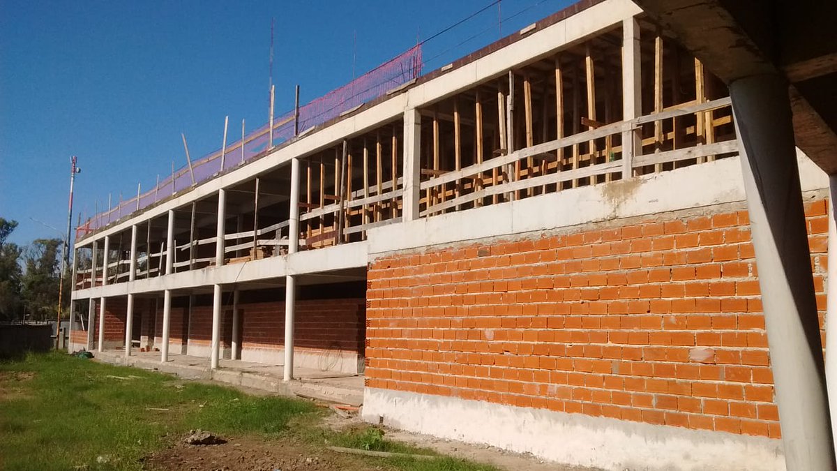 gestion_a's tweet photo. #AvanceDeObras 🚧Continuamos construyendo el nuevo edificio del Instituto Superior de Formación Docente Nº 101, de Villa Domínico
Tendrá 2300 m2 cubiertos, 10 aulas, SUM, talleres, espacios administrativos y otras comodidades para su comunidad educativa.
Inversión: $28.499.461,84 https://t.co/EwlbCoethh