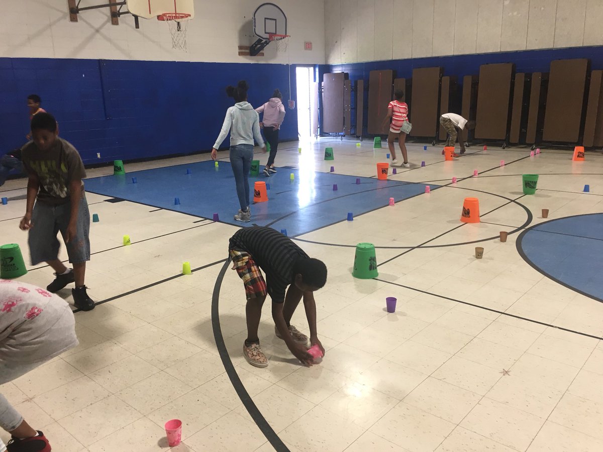 mrh5thgrade's tweet photo. 2018 Field Day was a blast. @TrumanHMC1 https://t.co/qcNVNZ1D7l