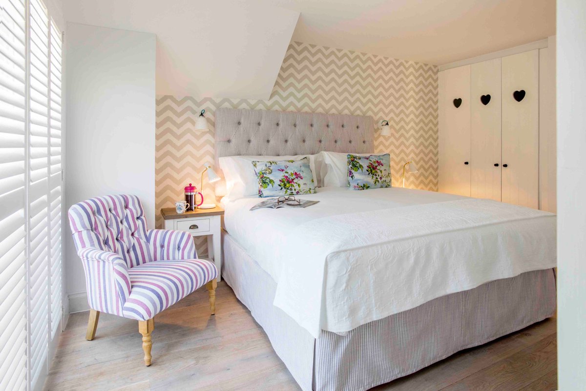 Did someone say #staycation? 🇬🇧

Fabulously gorgeous, fresh &amp; airy with the most Instagrammable #NewEngland interiors, you can expect the perfect home from home. At £22pp per night* (4th June - 20th July) stay 4 nights (Mon - Thurs) for just £700! ow.ly/gYgw30kfBi8