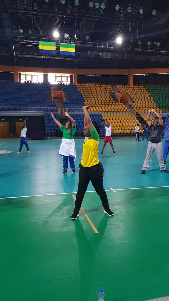 BilieByNze's tweet photo. Heureux de participer, ce matin, à la séance hebdomadaire de sport collectif en compagnie de ma collègue Laeticia DIWEKOU mais aussi de plusieurs de mes collaborateurs. Des moments de détente utiles. https://t.co/Tz8W4yYo4j