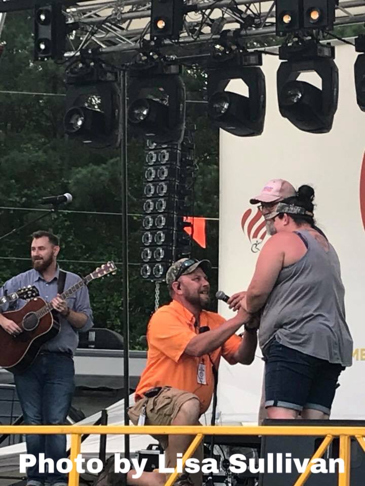 USABalloonFest's tweet photo. Congratulations to 2 of our Project Uplift USA volunteers, Jon &amp; Mary Beth, who got engaged during our @USABalloonFest this year! May your future be filled with joy &amp; happiness. Thank you for sharing this with us! #memorialdayweekend #freedomballoonfest (Photo by Lisa Sullivan) https://t.co/jz994aUETg