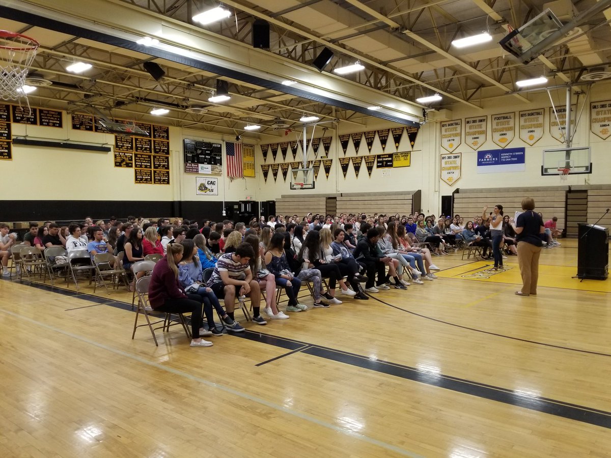 SJVHS's tweet photo. @sjvclassof2018 graduation practice!! Good luck to all of our graduates! #SJVclassof18 #SJVLancers https://t.co/tChljgL3Gn