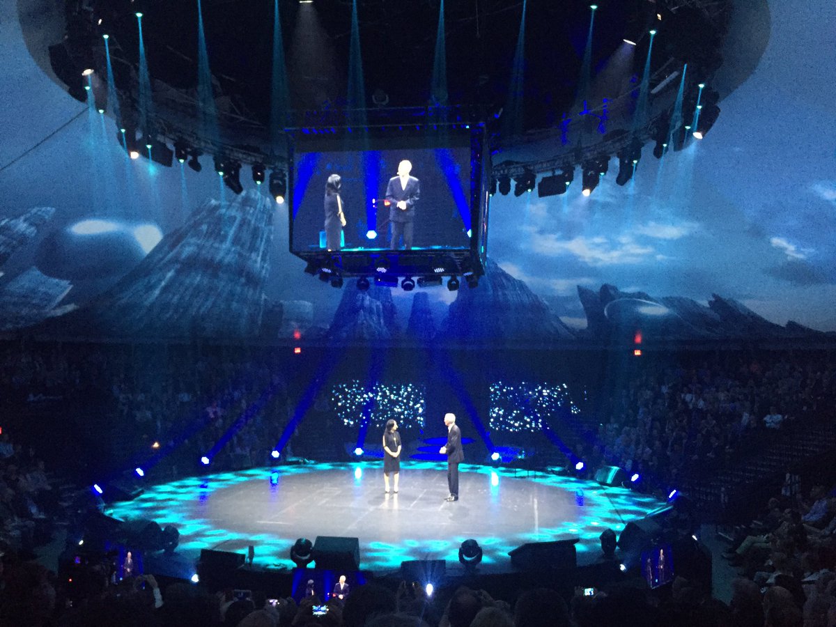 NDattez's tweet photo. Le @pole_moveo au #MovinOnConf18 , le Davos de la mobilité, c'est parti! https://t.co/ozTOYE21eP