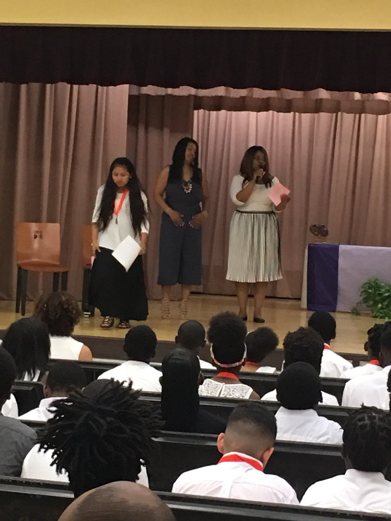 PleasantCityEL's tweet photo. 5th grade completion ceremony https://t.co/caQipQBx7v