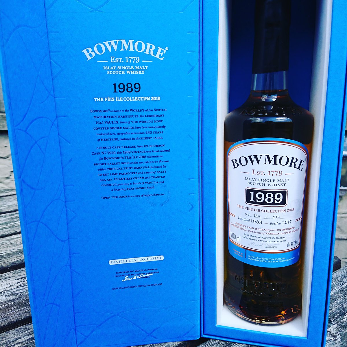 Bowmore 28 year old Feis Ile 1989 matured in ex bourbon casks 1 of 212 bottles 44.7% #BowmoreHotel #FeisIle2018 #Islay #Lucciswhiskybar #Bowmore