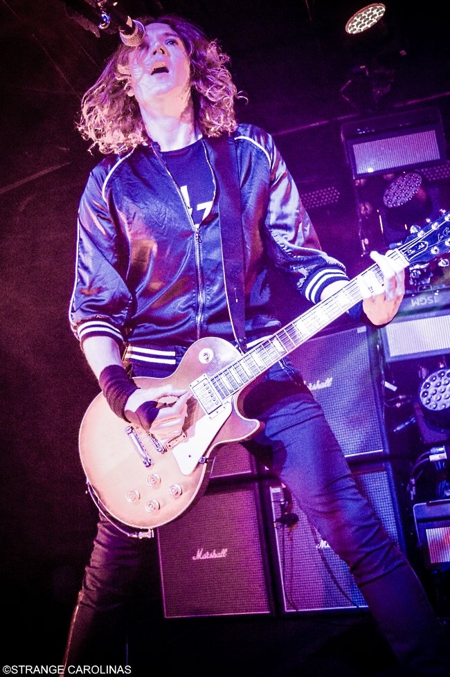 DanlingForever's tweet photo. Dan, that fab night in Charlotte, NC, April 27th 2018
-
Photos/Review via https://t.co/GH7SKIO3vO
-
#DanHawkins #rifflord #guitarist  #guitar #songwriter #composer #musicphotography #concertphotography #concert
#TheDarkness #TourdePrance #pinewoodsmile #danling #danlingforever https://t.co/IGoyq4ZqB7