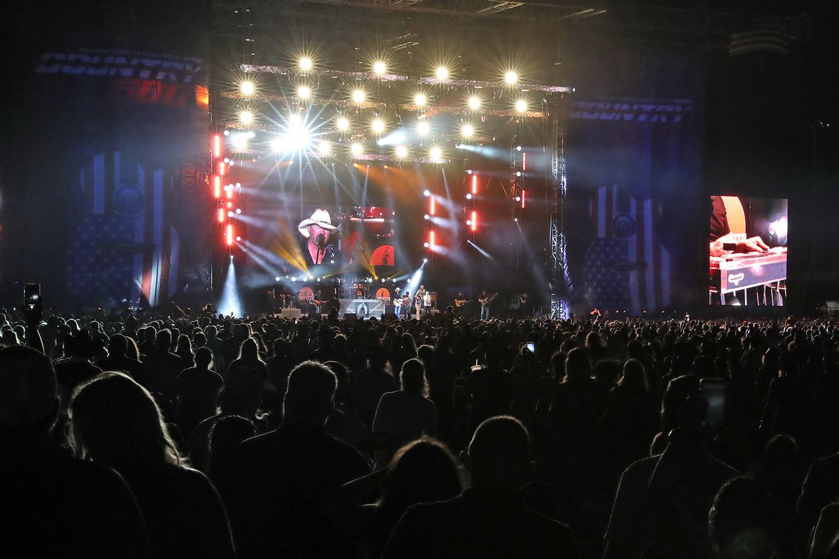 DAYTONA's tweet photo. Look back on an amazing weekend filled with country music in the DAYTONA infield at the #Country500!

📸: https://t.co/YwQFG3PfBN https://t.co/ix3i10IZMW