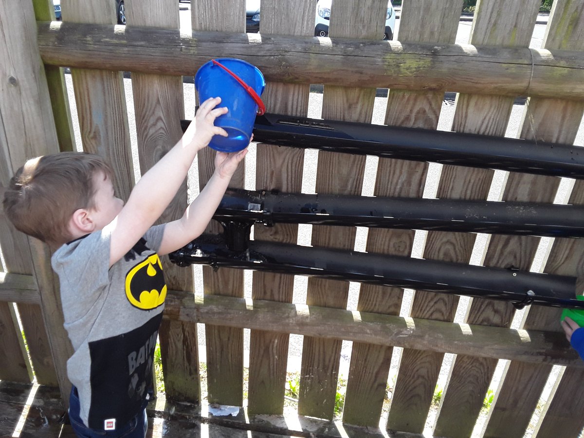 MyFirstFriends3's tweet photo. Experimenting with water! #MyFirstFriends #Childcare #Rubery https://t.co/XwxDnZInZ3