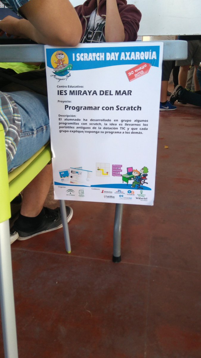 antoniocex's tweet photo. Participamos en el primer Scratch day Axarquia 2018. Fantástica experiencia. @cepaxarquia  @IESMirayadelMar @Mirayacreativa  @EcoMiraya  @comunicacreando https://t.co/7SH3oOigZr