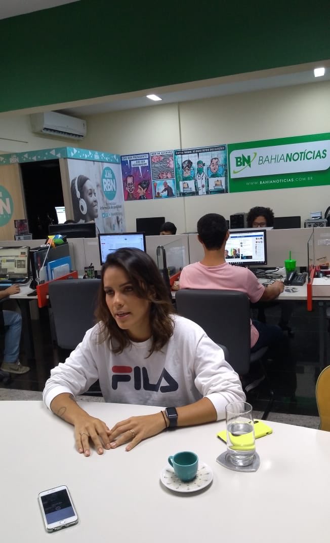 pipacomunicacao's tweet photo. #deagora começou o segundo dia de entrevistas de @Jumoraesoficial para divulgar sua nova música #ChegueChegando! Agora, Ju conversa com o @BahiaNoticias e conta novidades! 👏🏼 #lancamento #assessoria #pipacomunicação https://t.co/0on3LCU5qL