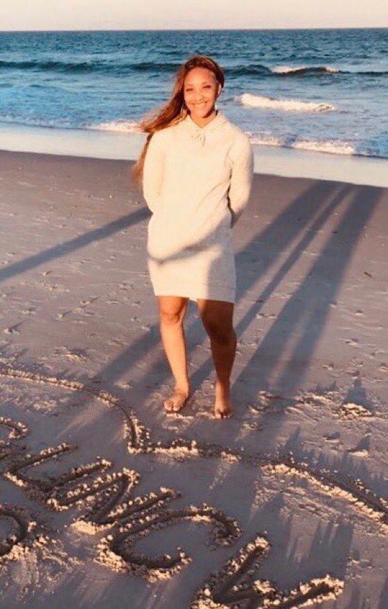 uncwwbb's tweet photo. Everyone wish @UNCWwomenshoops Gianna Smith a Happy Birthday!!!! #Gi5 https://t.co/GBIcr9dN0Y