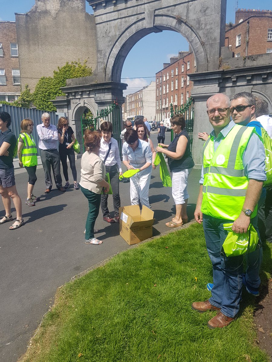 CommHealthMW's tweet photo. Our first @HSEvalues @HealthyIreland lunchtime walks organised by our Catherine St champions took place today. Almost 40 staff took part and it will be the norm every wednesday for the summer months #activelimerick #activebodyactivemind #weareourvalues https://t.co/rLssB30iZX