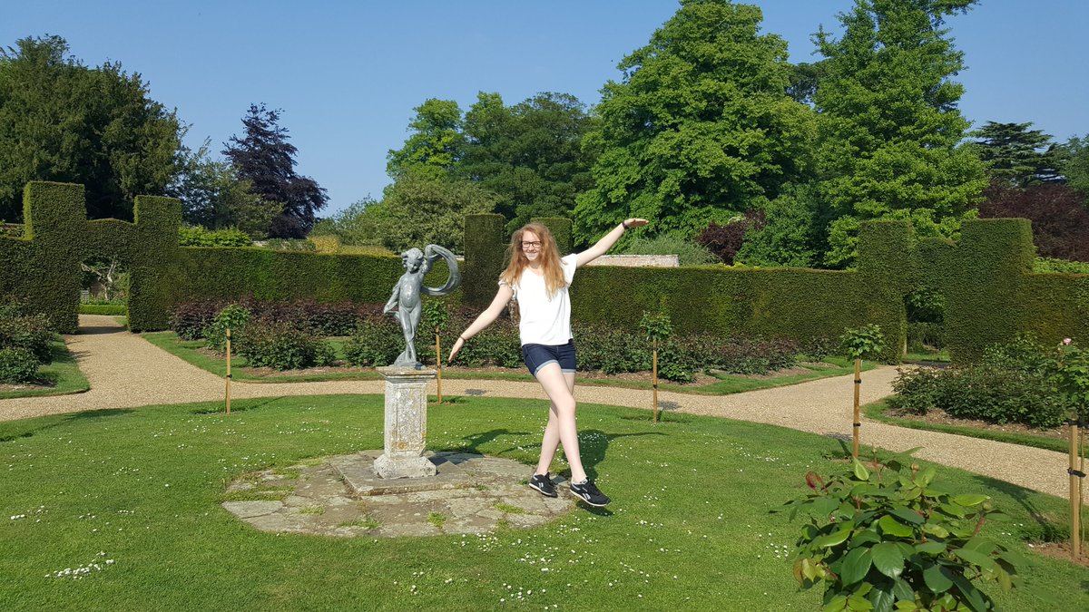 1ShawnWhitehead's tweet photo. Out and about @rockinghamcastl at the weekend making memories with family #HappyDay #family #sunshine #BankHolidayWeekend https://t.co/eGLzkiQiuc