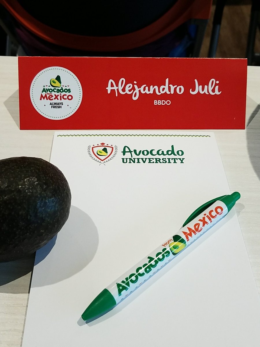 Uruwato's tweet photo. Estudiando fuerte🥑☇😍 #AvoU https://t.co/hyxQBNx0in