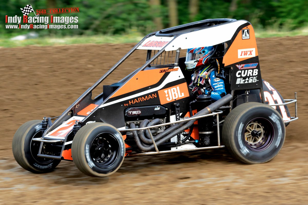 IRIphotography's tweet image. Kyle Larson kicked off 2018 Indiana #MidgetWeek with a popular victory at @MontpelierTrack. @KyleLarsonRacin @KKM_67