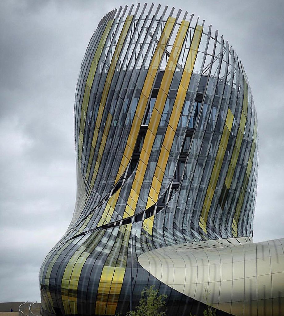 We recommend a trip to the sensational La Cité du Vin when you visit #Bordeaux 🙌🏻 showcasing its architectural design, this experience is a must-see ✨ photo credit: yxelles 📸 #bordeauxcity #experiences #laciteduvin #travel
