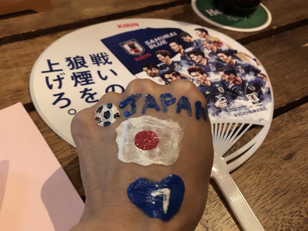 rie894's tweet photo. #ミラクルペイント で✨JAPAN 🇯🇵 💙 ⚽️を #応援ペイント 🎨
スポーツ観戦しながらアート🎨
終わったら…つまんで剥がせる👍
日本代表🇯🇵⚽️頑張れ〜‼️
#ミラぺ
#MIRACLEPAINT
#バーカナリア https://t.co/9Dldf5lrM0