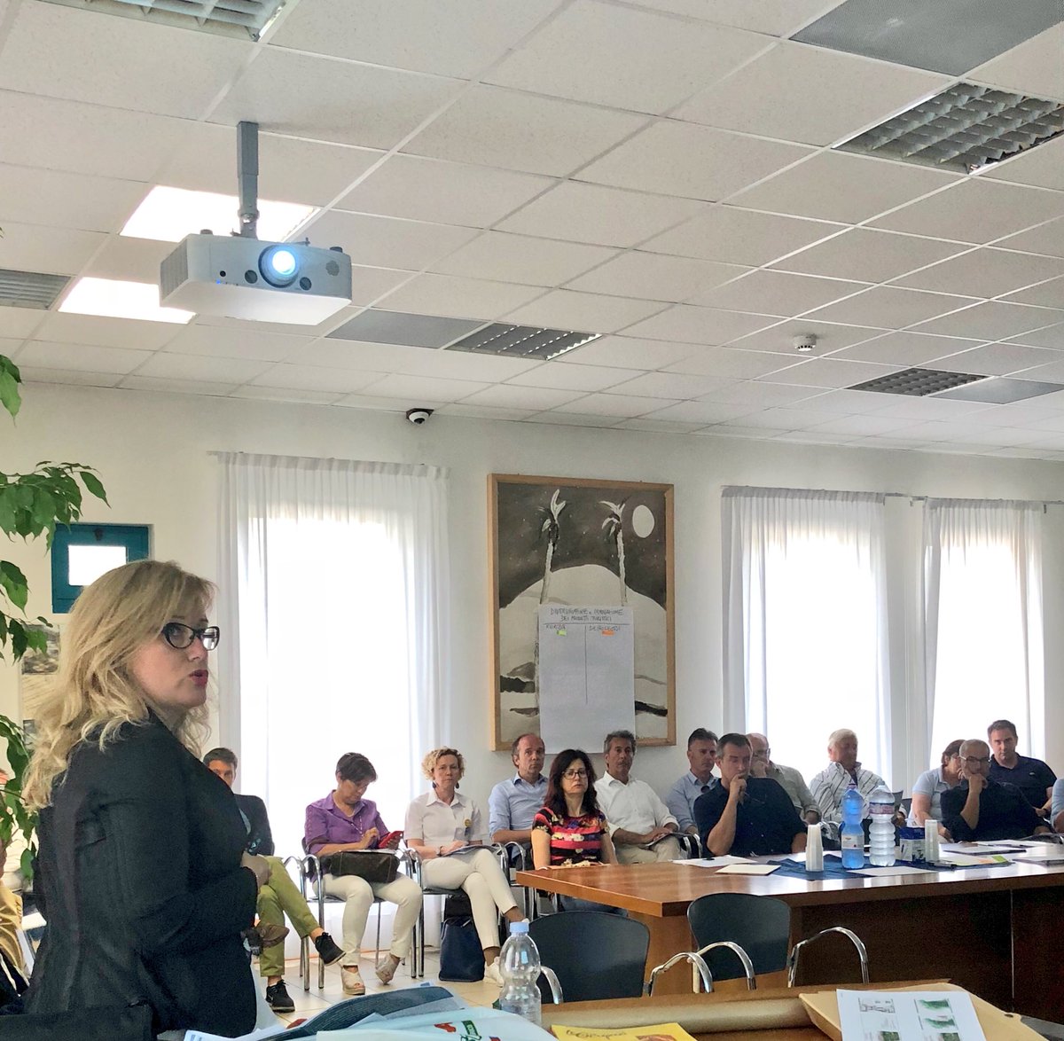 ContrattoCOSTA's tweet photo. Al via il 2^ tavolo tematico @ContrattoCOSTA! ✅ Numerosa la partecipazione ai saluti del Sindaco Nesto #CavallinoTreporti, vicepresidente della Conferenza dei Sindaci del Litorale, Grossato Daniele, vicesindaco #Rosolina e arch.Laura Mosca #coordinatore scientifico di progetto. https://t.co/FVnNPWKsyN