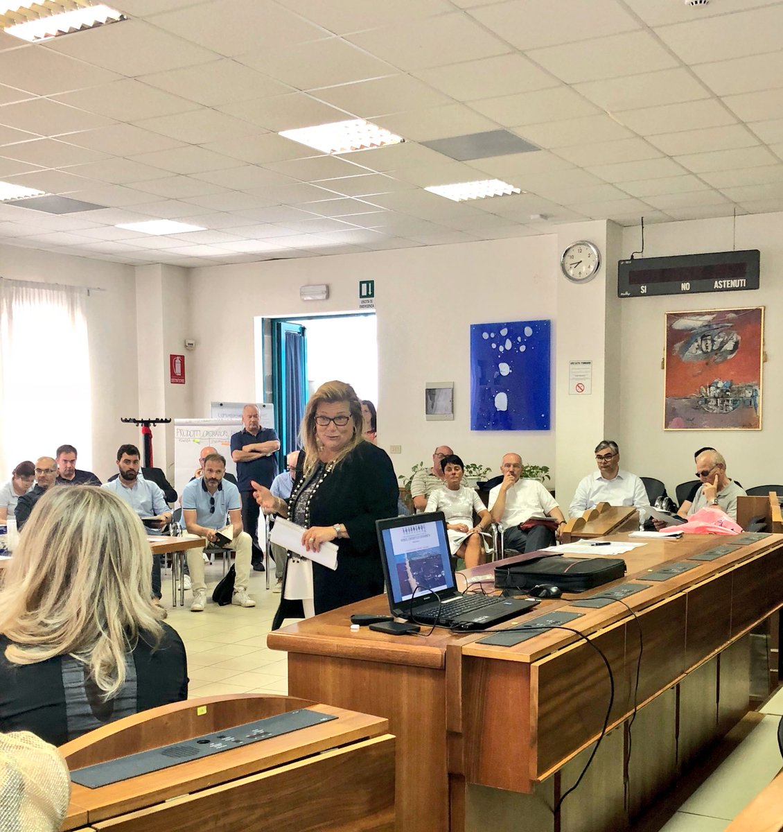 ContrattoCOSTA's tweet photo. Al via il 2^ tavolo tematico @ContrattoCOSTA! ✅ Numerosa la partecipazione ai saluti del Sindaco Nesto #CavallinoTreporti, vicepresidente della Conferenza dei Sindaci del Litorale, Grossato Daniele, vicesindaco #Rosolina e arch.Laura Mosca #coordinatore scientifico di progetto. https://t.co/FVnNPWKsyN