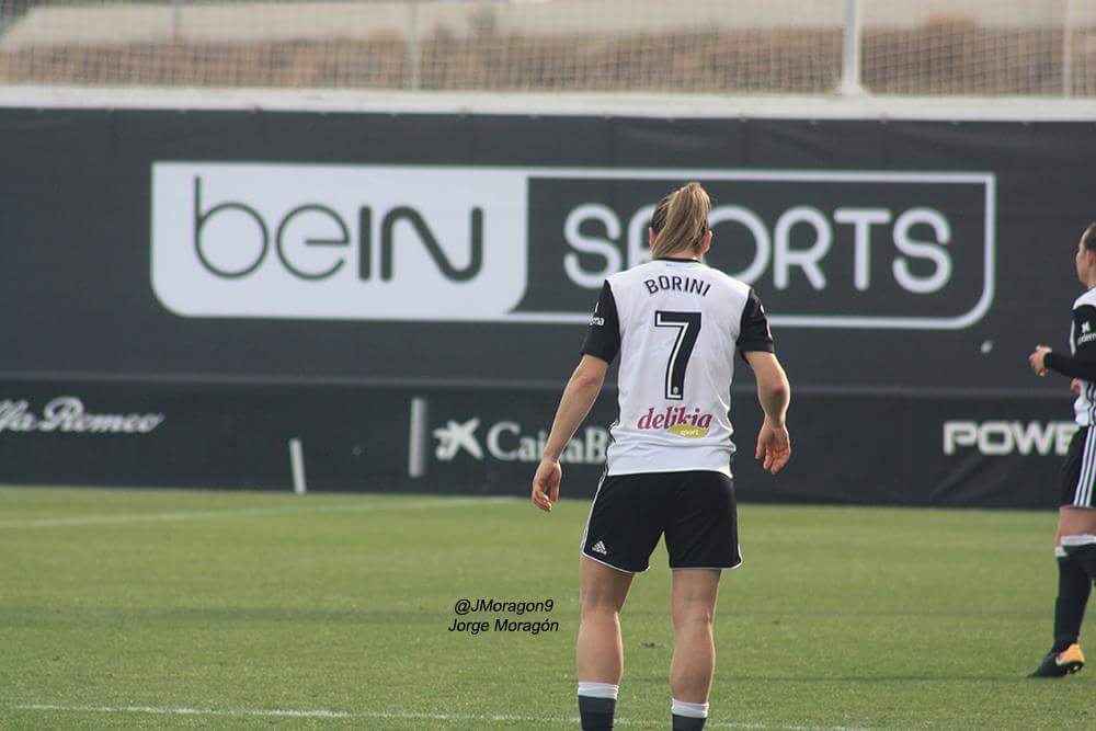 JMoragon9's tweet photo. JOYCE MAGALHAES BORINI se despide del Valencia CF. ⚫⚪⚫

Dejará el club blanquinegro después de 3 temporadas vistiendo la camiseta che con Tenerife como posible destino.

⏩ 92 PJ
⚽ 10 Goles

¡Valencia siempre será tu casa! ¡Suerte @Joyceborini7! 🍀🍀 https://t.co/RTB90Vt5nM